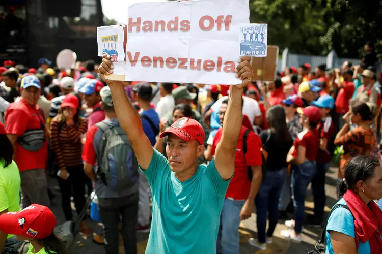 Venezuela quer criar um bloco comercial formado pela China, Índia e a Rússia, evitando a moeda norte-americana (Marco Bello/Reuters)