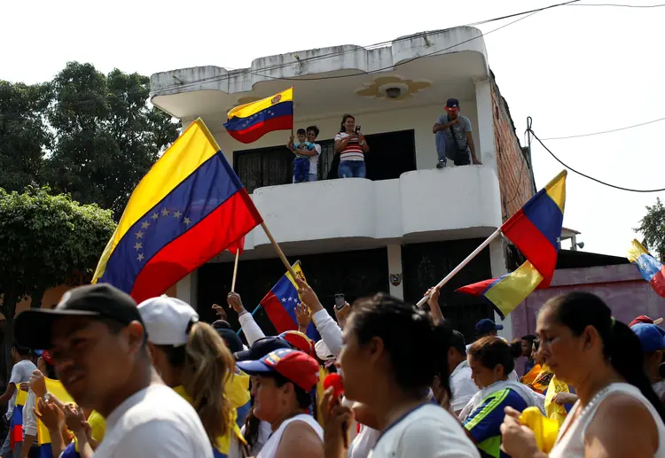 Venezuelanos protestam contra o governo de Nicolás Maduro na Venezuela (Marco Bello/Reuters)