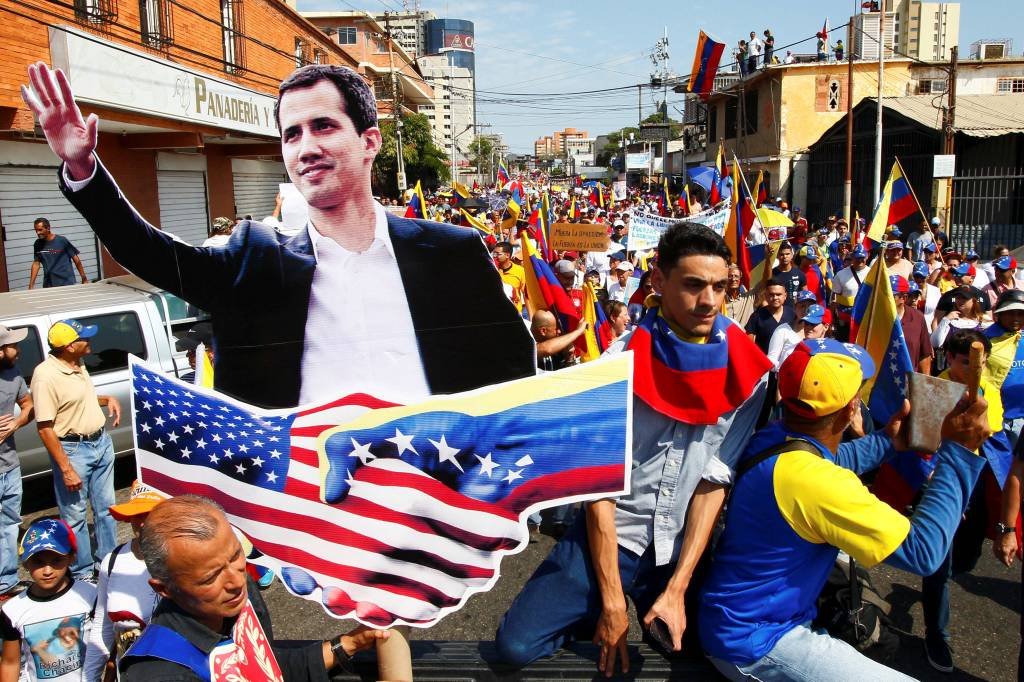 EUA anunciam a retirada de todo seu pessoal diplomático da Venezuela