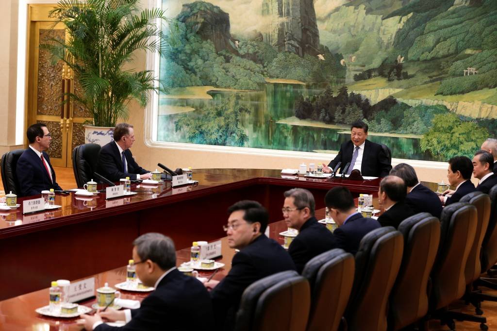 Xi Jinping se reúne com autoridades da delegação de comércio dos EUA