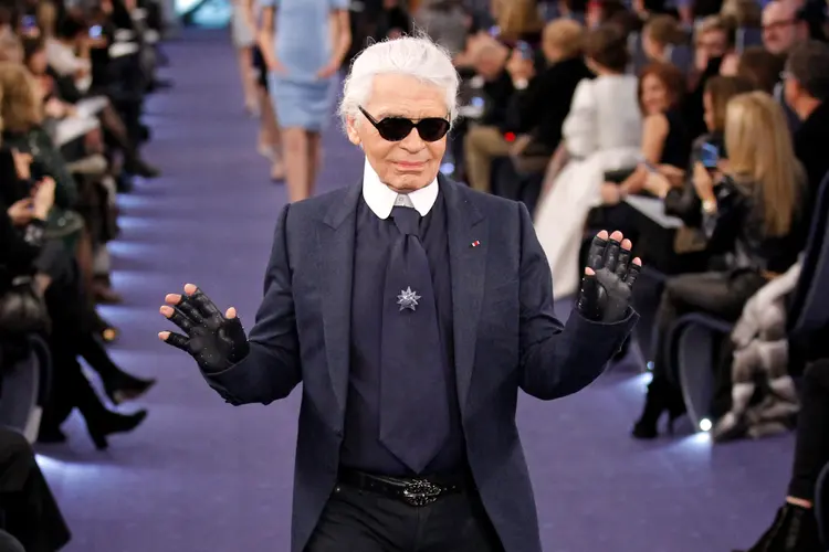 Karl Lagerfeld, estilista da Chanel, morreu aos 85 anos, em Paris. Foto de arquivo. Janeiro de 2012 (Benoit Tessier/Reuters)