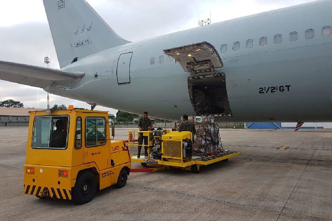 Avião da FAB com ajuda humanitária para a Venezuela chega a Roraima
