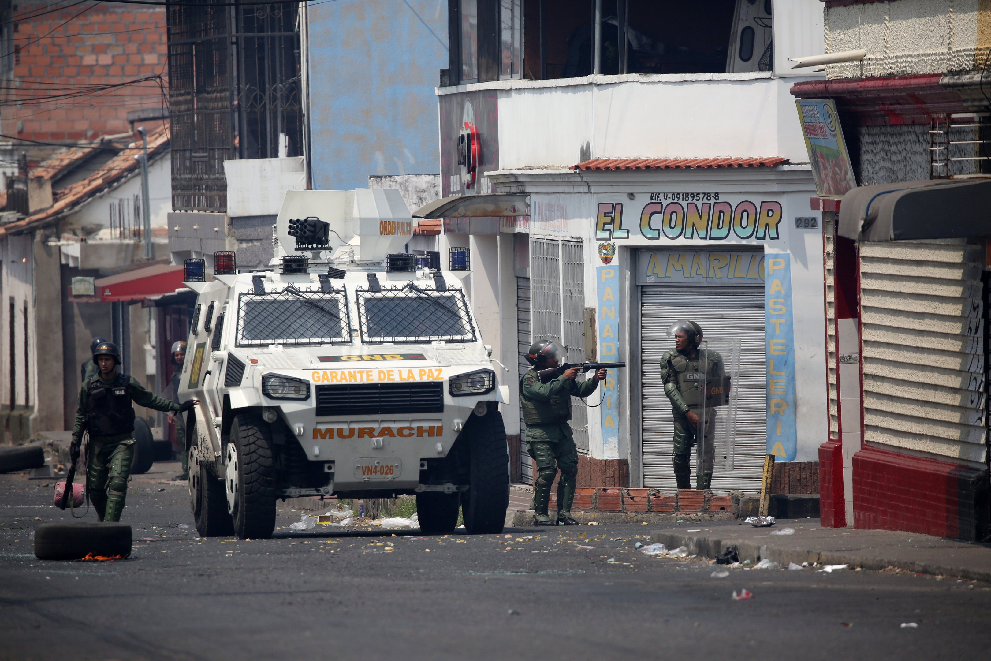Na Venezuela, guarda militar entra em confronto com população