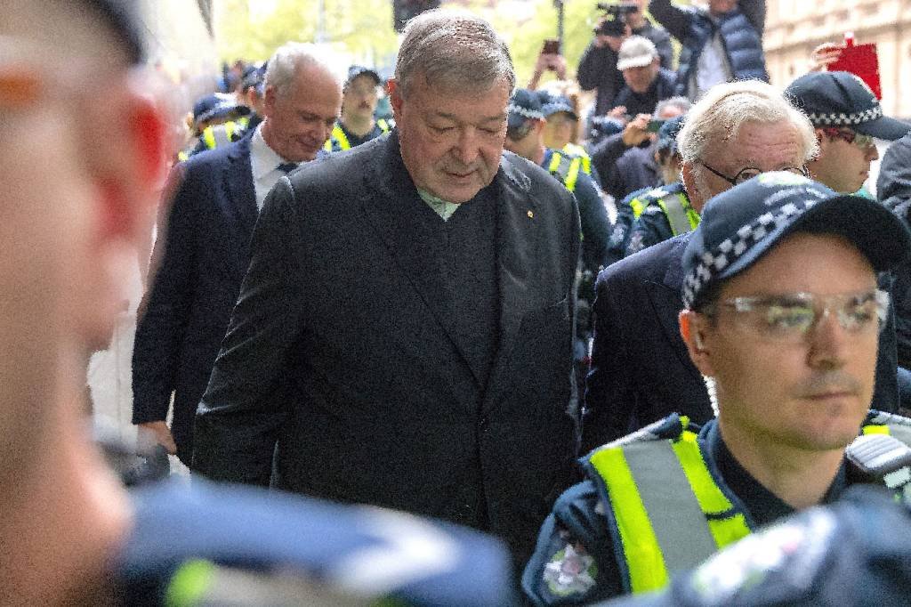 Cardeal australiano George Pell, ex-conselheiro do papa Francisco, foi preso na quarta-feira (Mark Dadswell/Reuters)