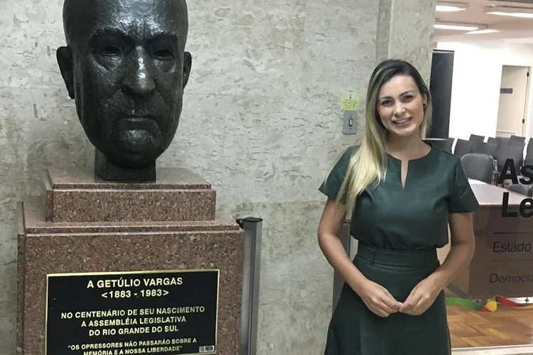 Andressa Urach: ex-modelo gficou conhecida mídia brasileira por ter sido a vice-campeã do concurso Miss Bumbum em 2012 (Reprodução/Facebook)