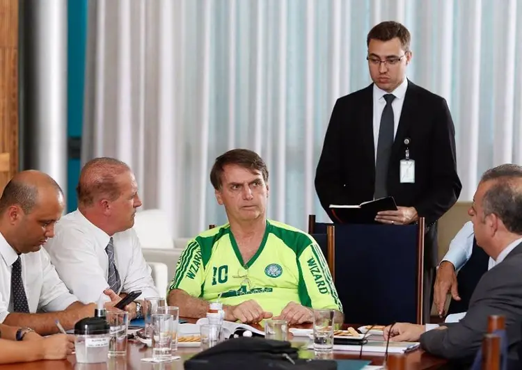 Bolsonaro: presidente comandou uma reunião sobre reforma da Previdência com a camisa do Palmeiras (Redes Sociais/Reprodução)