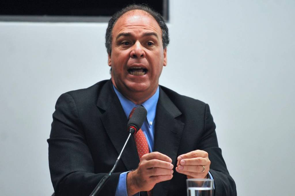 Escolhido por Bolsonaro, novo líder no Senado é alvo de cinco inquéritos
