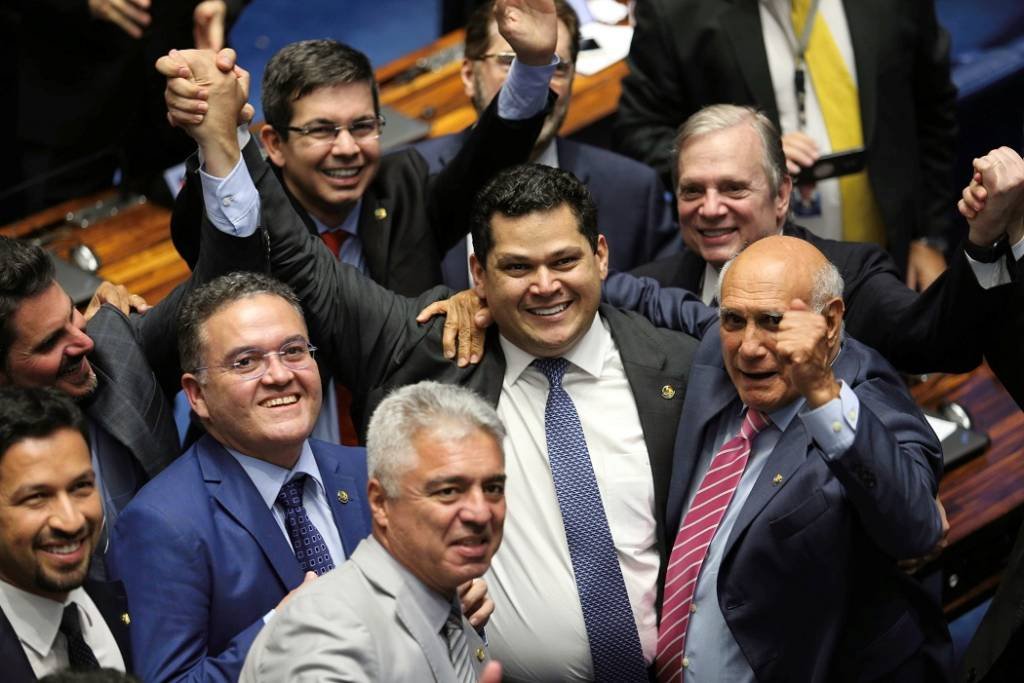 Após 100 dias, Senado não concluiu investigação de eleição de Alcolumbre