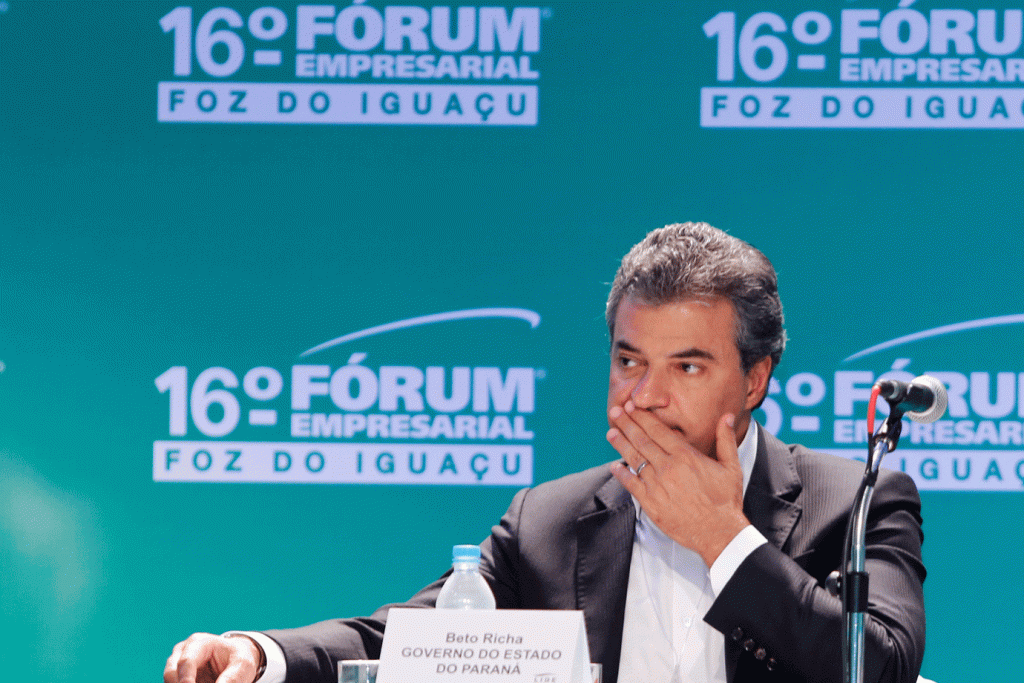 Justiça Federal bloqueia quase R$ 20 milhões de Beto Richa na Lava Jato