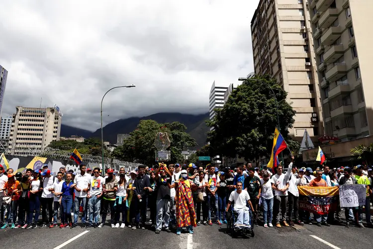Caracas, Venezuela: apoiadores de Juan Guaidó protestam contra o presidente Nicolás Maduro na capital da Venezuela (Carlos Jasso/Reuters)
