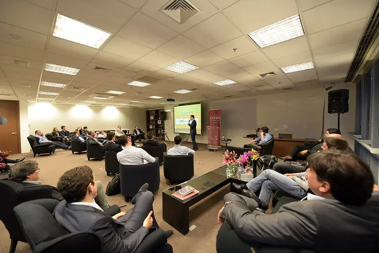 Palestra do empresário Carlos Wizard no EXAME MENTORIA PME: troca de experiências e aprendizado (Foto/Exame)