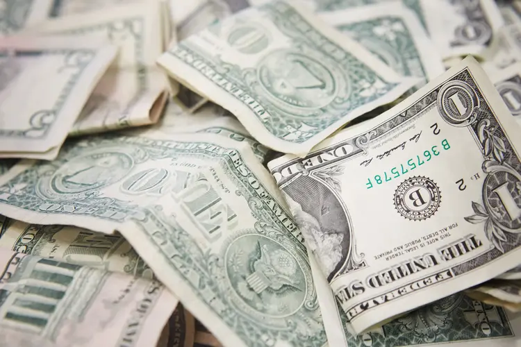 Dólar: Moeda fechou o dia em valorização ante o real (Adam Drobiec/Getty Images)