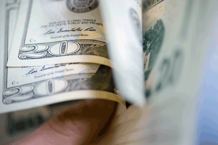 Câmbio: dólar recuava ante o real nesta quarta-feira (Thomas Trutschel/Getty Images)