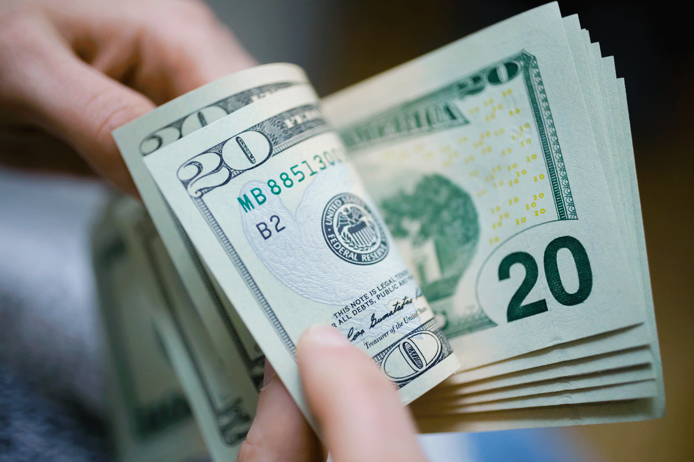 Dólar fecha acima de R$ 4,20 pela 1ª vez desde dezembro