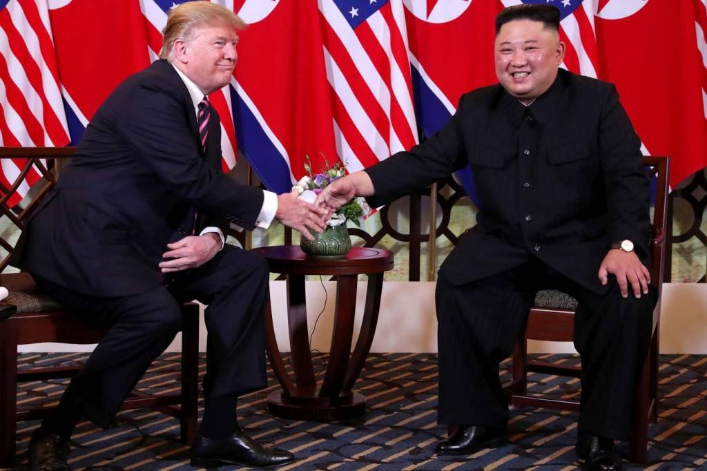 O presidente dos EUA, Donald Trump, e o líder da Coreia do Norte, Kim Jong-un: expectativa é de que acordo firmado entre os líderes não trará o que é preciso para desnuclearização total da região (Reuters/Leah Millis)