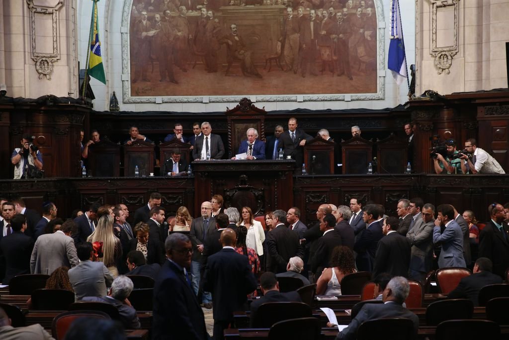 Deputados presos no Rio são autorizados a tomar posse e serem substituídos