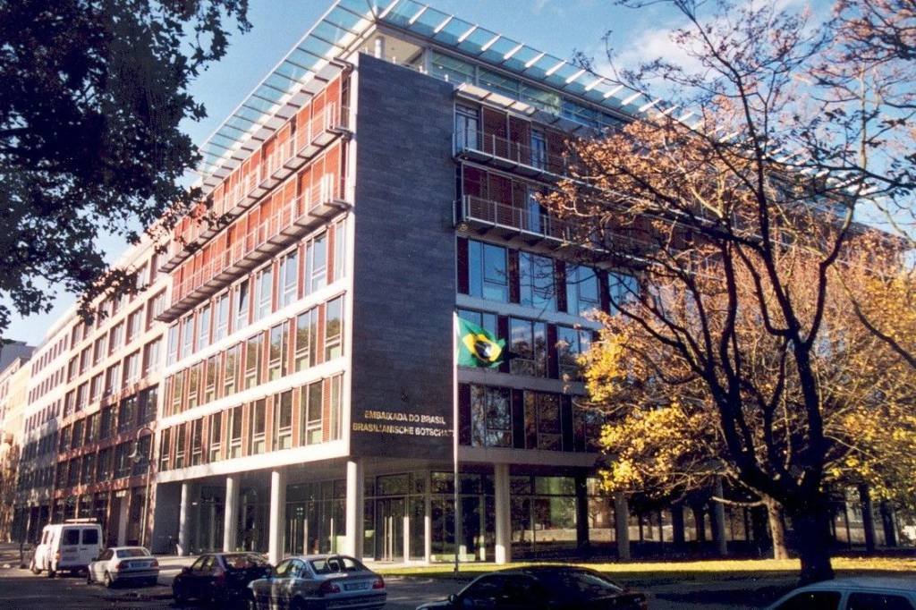 Embaixada brasileira na Alemanha é alvo de ataques