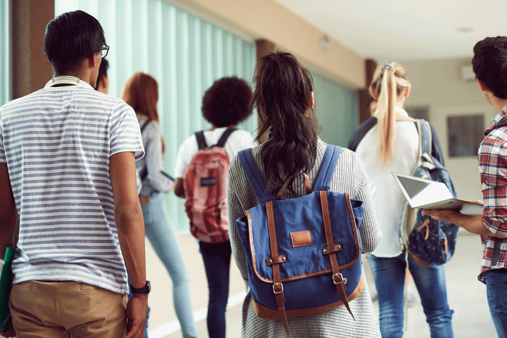 Doria anuncia "Corujão da Educação" para frear evasão do ensino médio