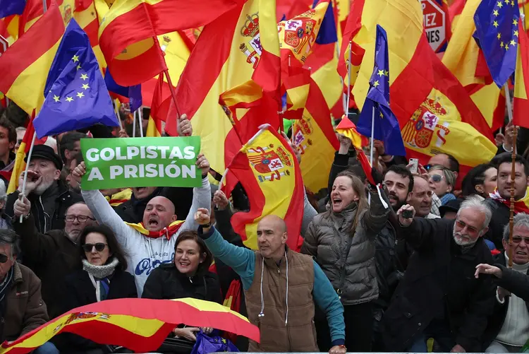 Madri: 45 mil pessoas se concentraram neste domingo para protestar contra a política do governo socialista