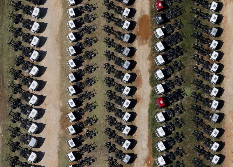 Caminhões da Ford em São Bernardo do Campo em 2/4/2015 (Paulo Whitaker/Reuters)