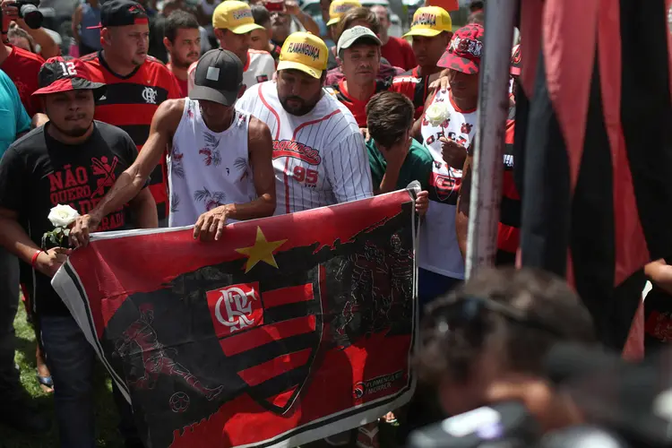 Homenagem: incêndio no Ninho do Urubu matou dez jovens atletas, de 14 a 17 anos (Ricardo Moraes/Reuters)