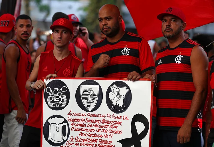 TORCEDORES DO FLAMENGO: clube iniciou em 2013 uma gestão profissional que turbinou suas receitas para um orçamento previsto de 750 milhões de reais em 2019  / REUTERS/ Pilar Olivares