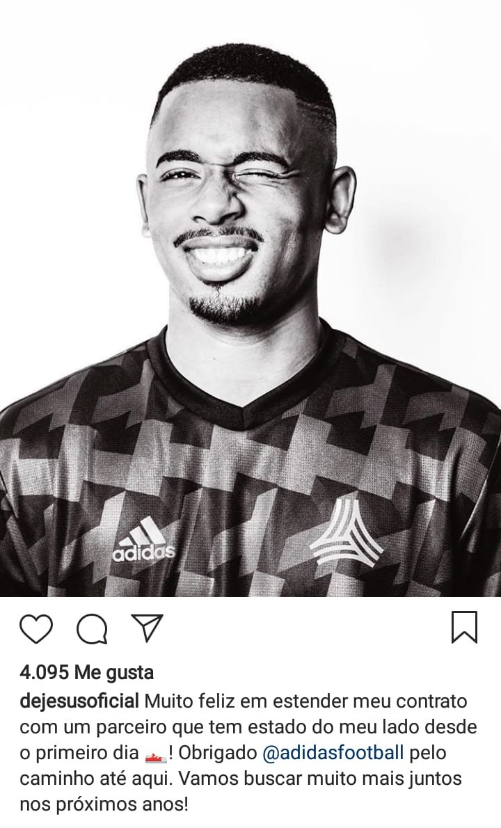 Gabriel Jesus anuncia renovação com a Adidas