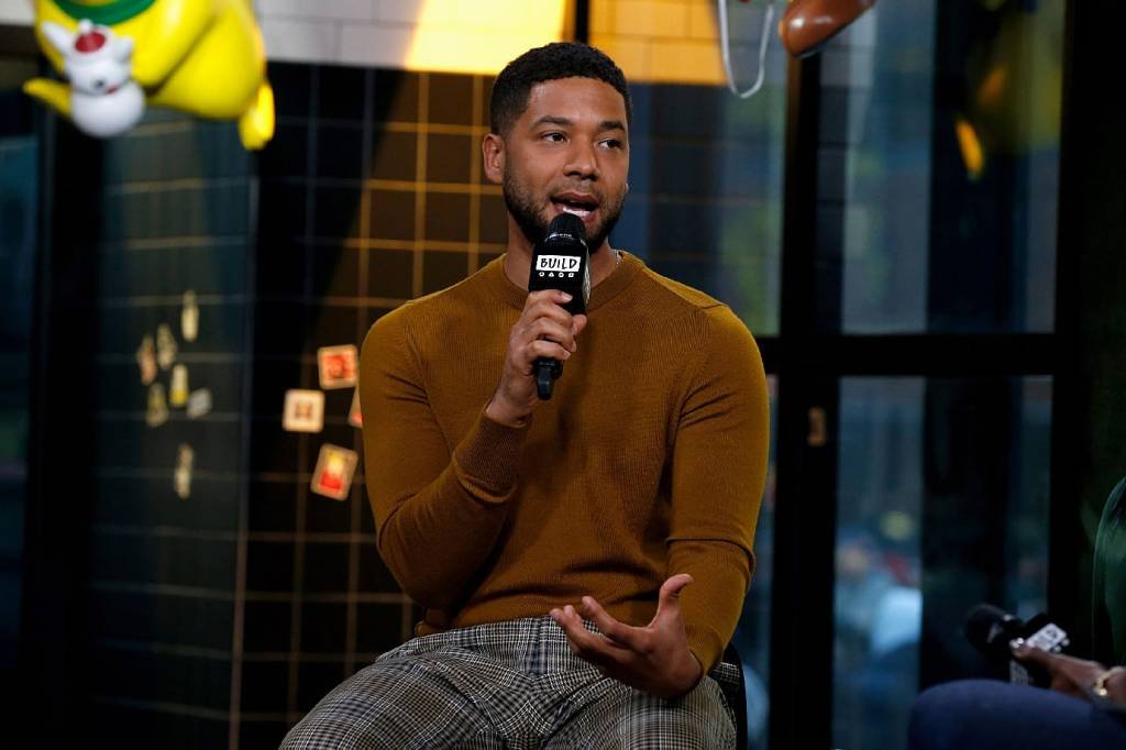 Jussie Smollett é preso após suspeita de denúncia falsa de ataque racista