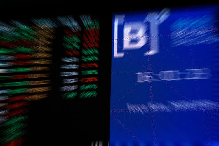 B3: Ibovespa oscilava perto da estabilidade nesta segunda-feira (Cris Faga/Getty Images)