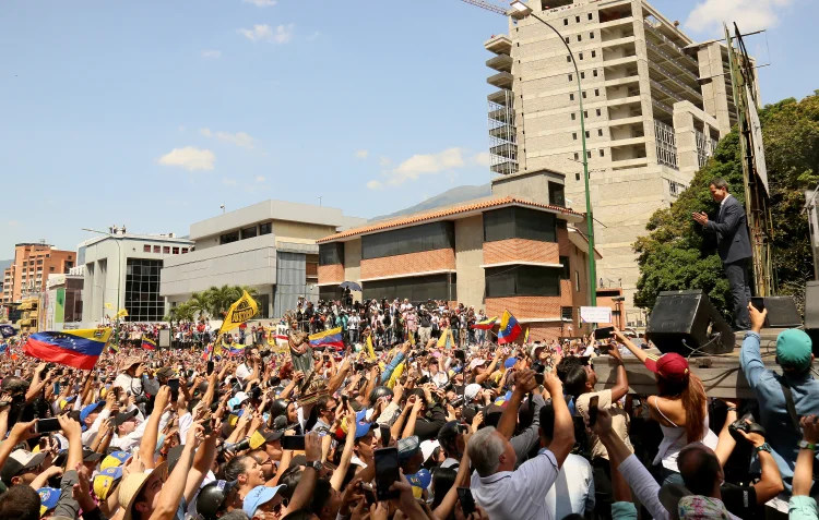 Venezuela: "O ingresso de ajuda humanitária pretende atender cerca de 300 mil pessoas que correm o risco de morrer nas próximas semanas", disse Guaidó (Edilzon Gamez/Getty Images)