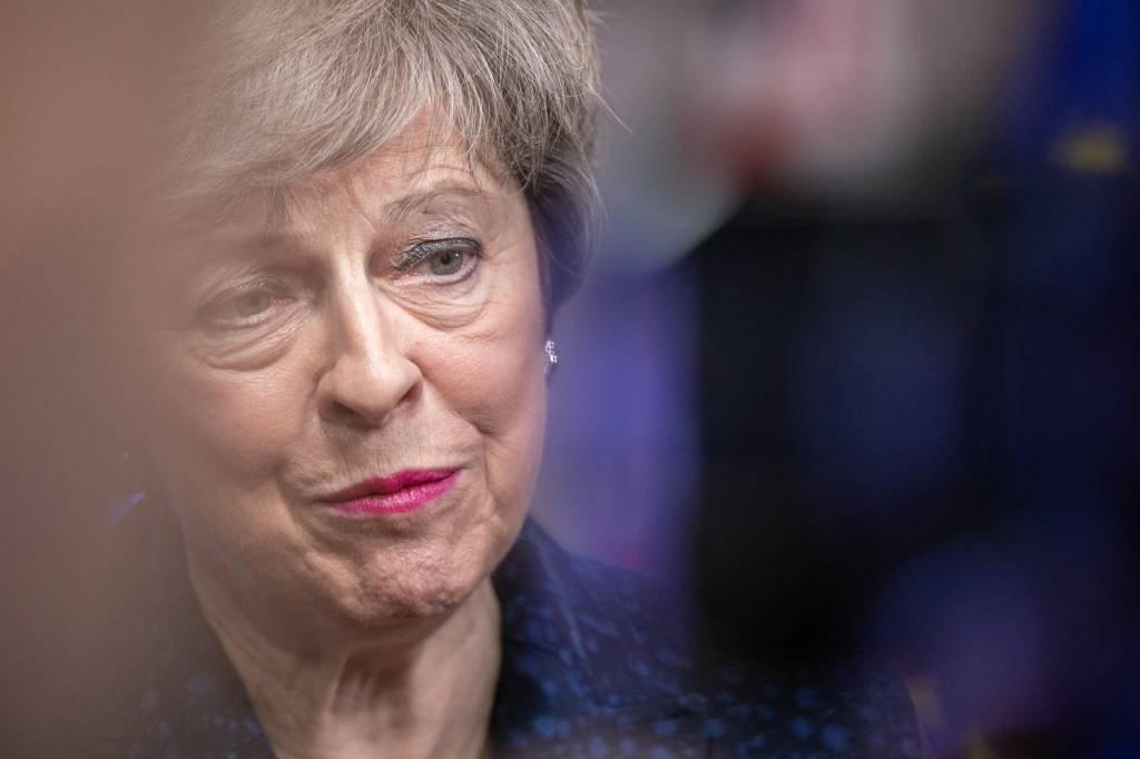 Parlamento britânico dá alívio de 2 semanas sobre Brexit para May