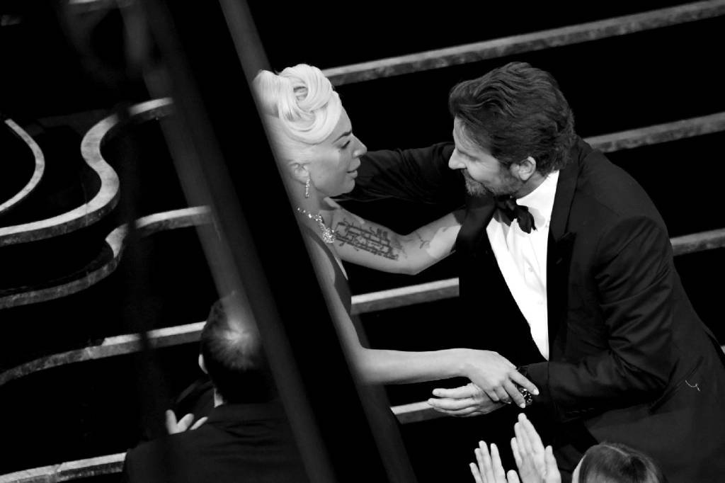 Lady Gaga fala sobre "clima" entra ela e Bradley Cooper no Oscar