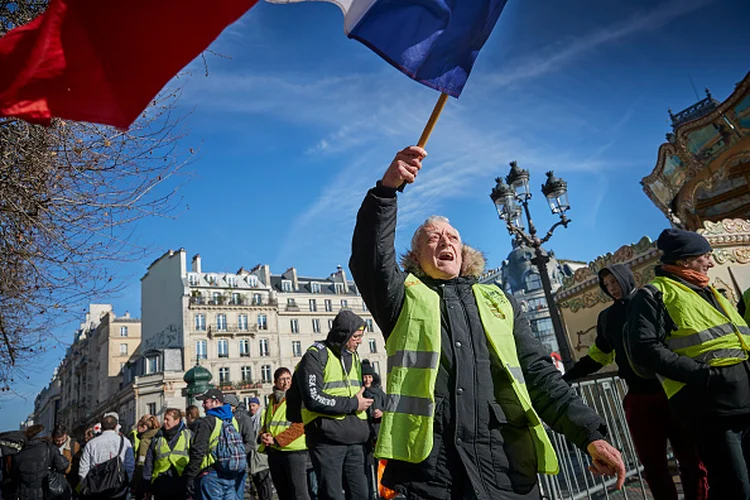 Coletes amarelos: manifestações batizadas em nome dos coletes de alta visibilidade, começaram em meados de novembro (Kiran Ridley / Contributor/Getty Images)