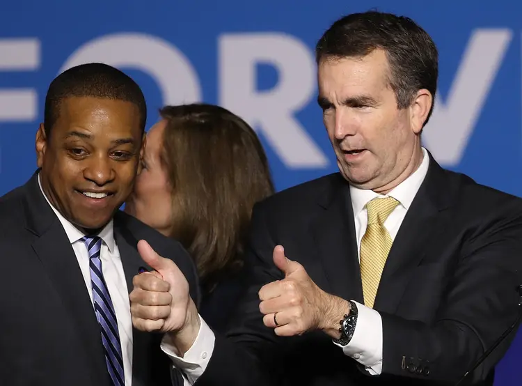 Democratas: o vice-governador, Justin Fairfax, e o governador da Virginia, Ralph Northam (Win McNamee/Getty Images)