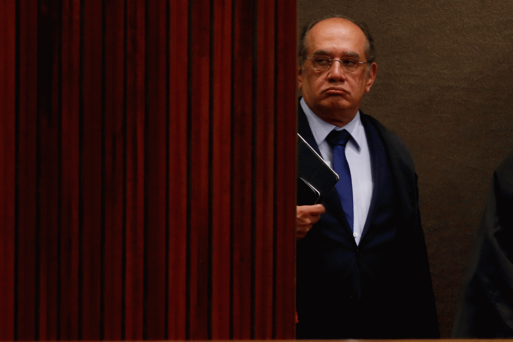 Mendes nega veto às comemorações do golpe, mas não altera liminar do DF