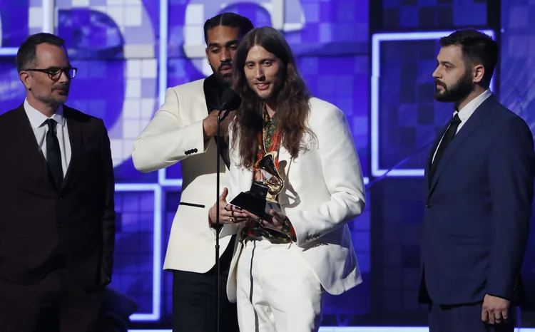 Ludwig Goransson recebe prêmio após Childish Gambino ser premiado pela "Melhor Canção do Ano" (Mike Blake/Reuters)