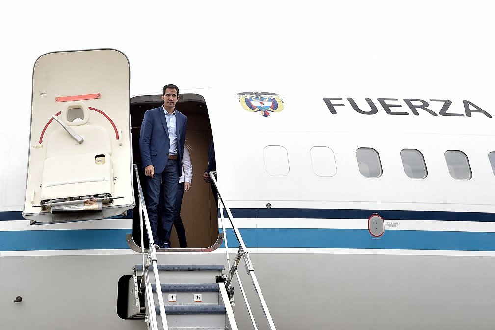 Morde e assopra: Guaidó com Bolsonaro, Maduro com Roraima