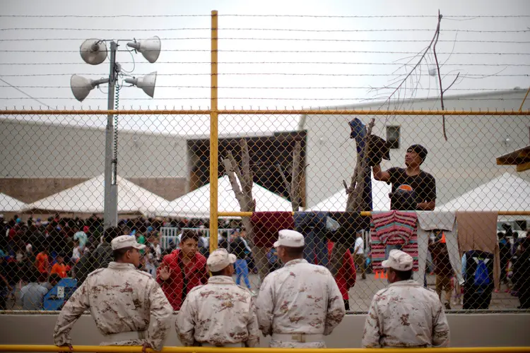 Imigração: Trump disse que 3,7 mil tropas serão enviadas à fronteira do México para conter "o avanço tremendo" de imigrantes (Alexandre Meneghini/Reuters)