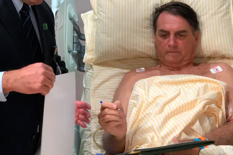 Jair Bolsonaro: receio é tamanho que presidente optou por retomar o trabalho no hospital ainda ontem, um dia após ser diagnosticado com pneumonia (Instagram Jair Boslonaro/Instagram)