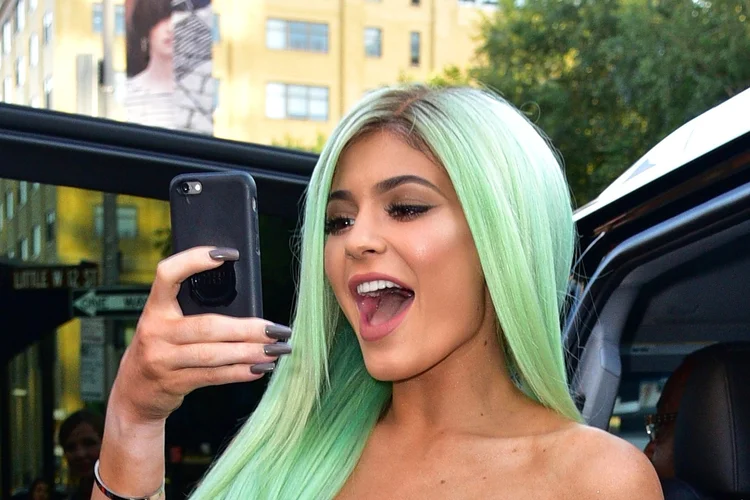 Kylie Jenner: sua fortuna é estimada em 900 milhões de dólares pela revista Forbes (James Devaney/Getty Images)