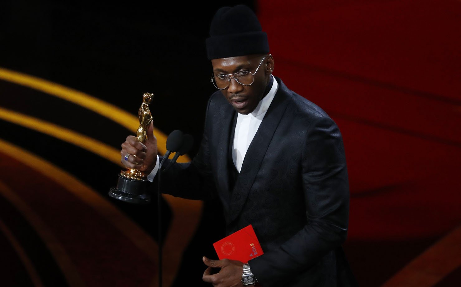 Mahershala Ali, de Green Book, leva o Oscar de melhor ator coadjuvante