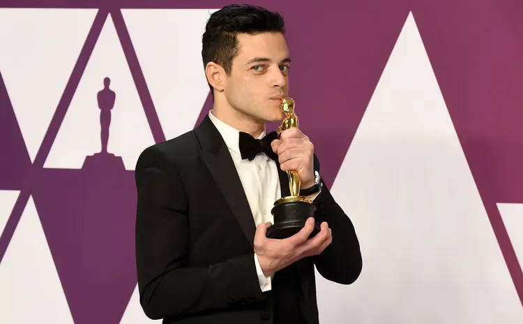 Rami Malek: Ator posa com o Oscar de "Melhor ator" (Frazer Harrison/Getty Images)