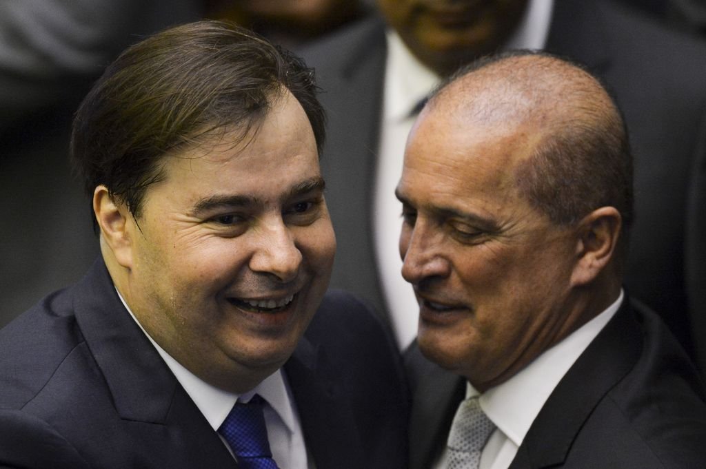 Governo promete R$ 20 mi por Previdência, mas deputados desconfiam