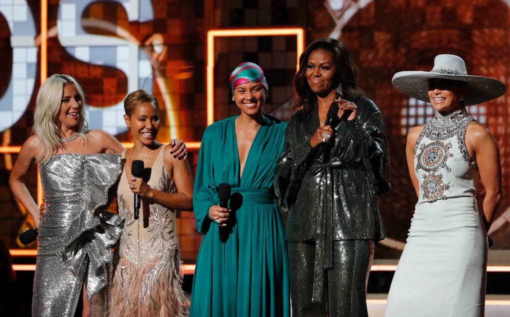 Michelle Obama surpreende no Grammy com mensagem feminista