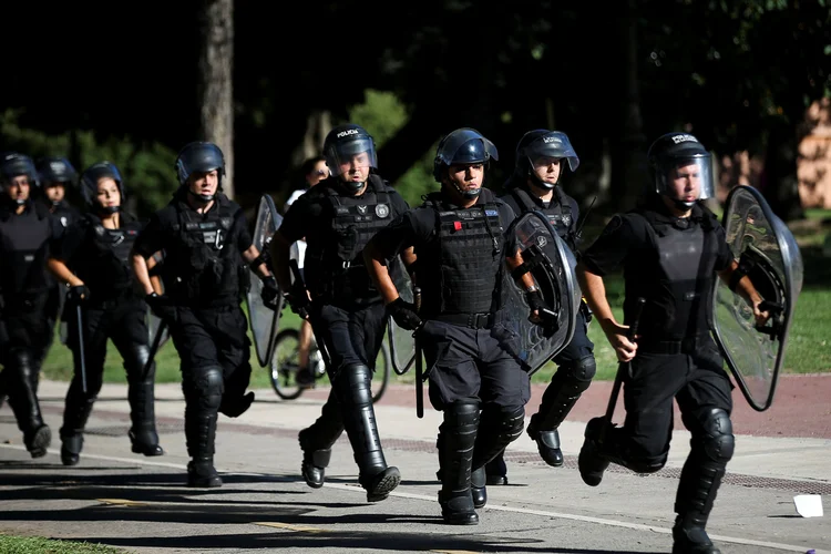 Militares venezuelanos apoiam o governo de Nicolás Maduro (Agustin Marcarian/Reuters)