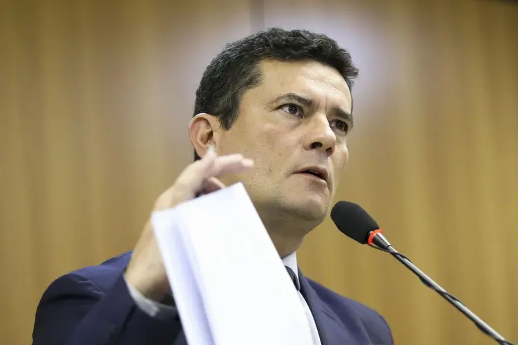 O ministro da Justiça e Segurança Pública, Sergio Moro, durante entrevista coletiva, após reunião com governadores e secretários estaduais de Segurança Pública para apresentar o Projeto de Lei Anticrime (Marcelo Camargo/Agência Brasil)