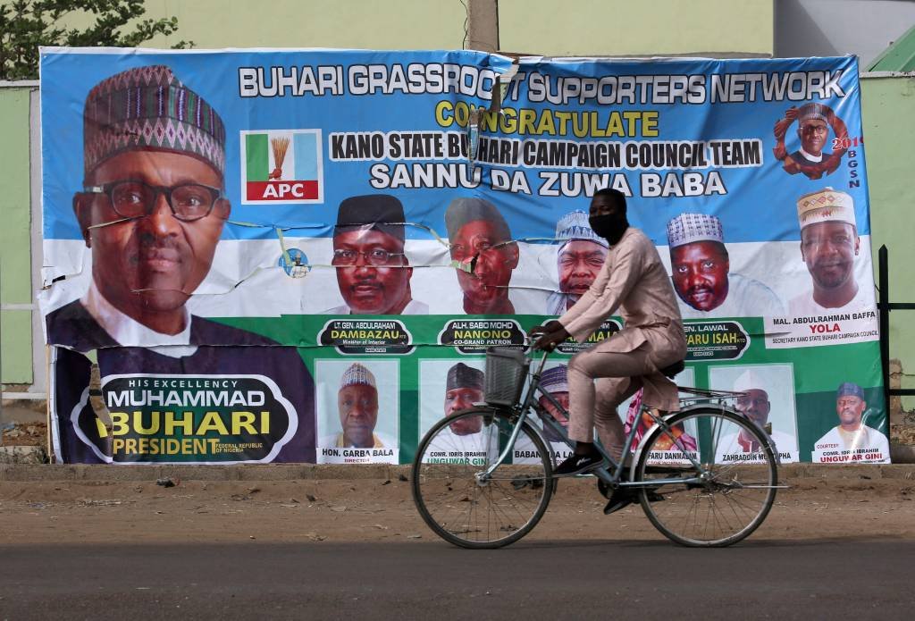 Nigéria: cartaz de Buhari, atual presidente que tenta reeleição com discurso de mais estado para sair do atoleiro