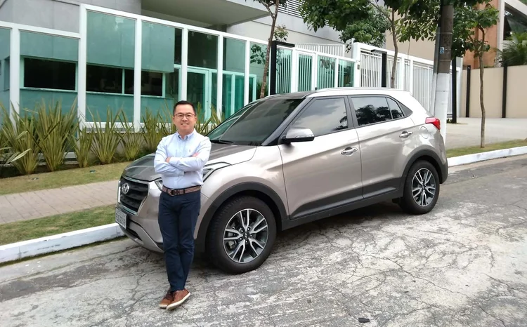 O engenheiro eletrônico André Oda, 36 anos, dá caronas pelo Waze Carpool e ganha 350 reais por mês (Arquivo pessoal/Divulgação)
