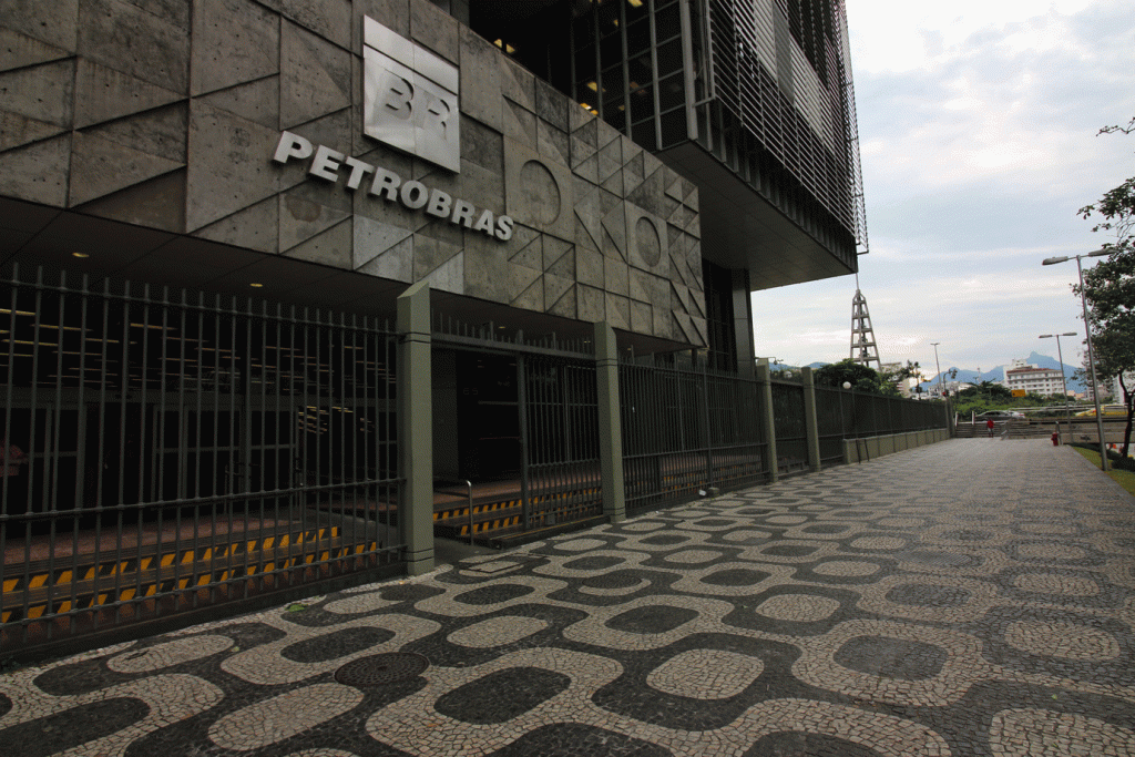 Petrobras aumenta preço do diesel ao maior nível em quase 3 meses