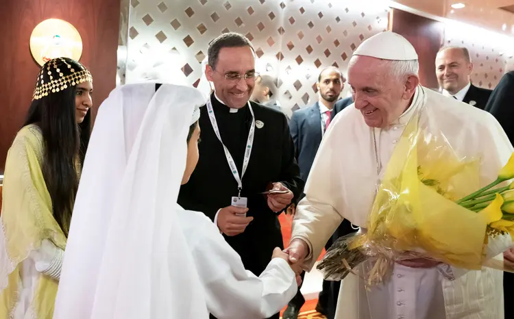 Papa Francisco faz visita aos Emirados Árabes: pontífice chegou neste domingo à noite (3) (WAM/Handout/Reuters)